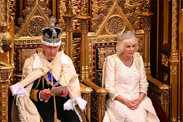 Carlos III y Camilla en el Parlamento