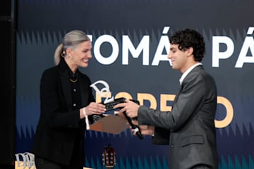 Laura Sánchez y Tomás Páramo en los premios Dona2 de la fundación Bertín Osborne