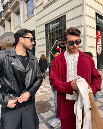 Onur Seyit Yaran y Gokhan Alkan pasearon por las calles de Granada