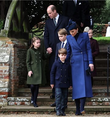 Príncipes de Gales junto a sus tres hijos 