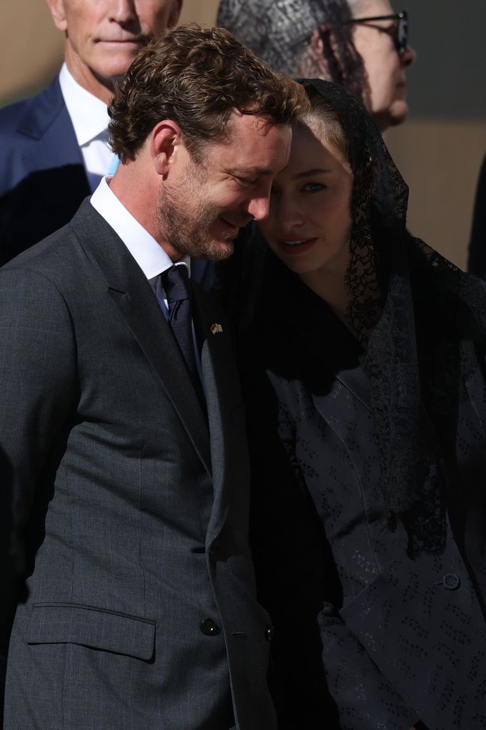 Beatrice Borromeo y Pierre Casiraghi en la visita del Papa León XIV a Mónaco, 2026.