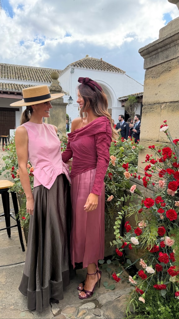 El original look de Bea Gimeno en el bautizo de su hijo y más invitadas estilosas en las bodas del fin de semana