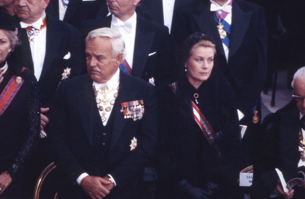 El príncipe Rainiero y la princesa Grace de Mónaco en el funeral del Papa Pablo VI en el Vaticano.