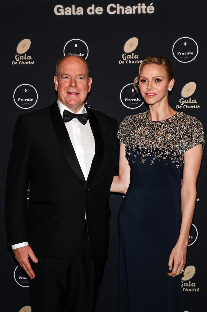 La princesa Charlene de Mónaco en una gala benéfica en París.