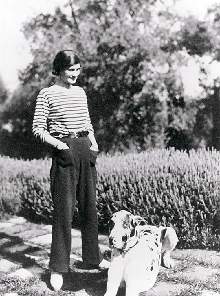 Coco Chanel, con Gigot, en la Rivera Francesa.
