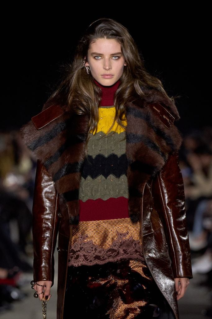 Libby Taverner (Rabanne Otoño/Invierno 2026-2027).
