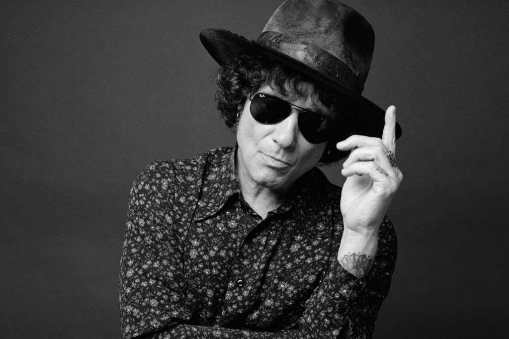 Bunbury Reacts to Fans Who Mistook His Concert for Bad Bunny’s