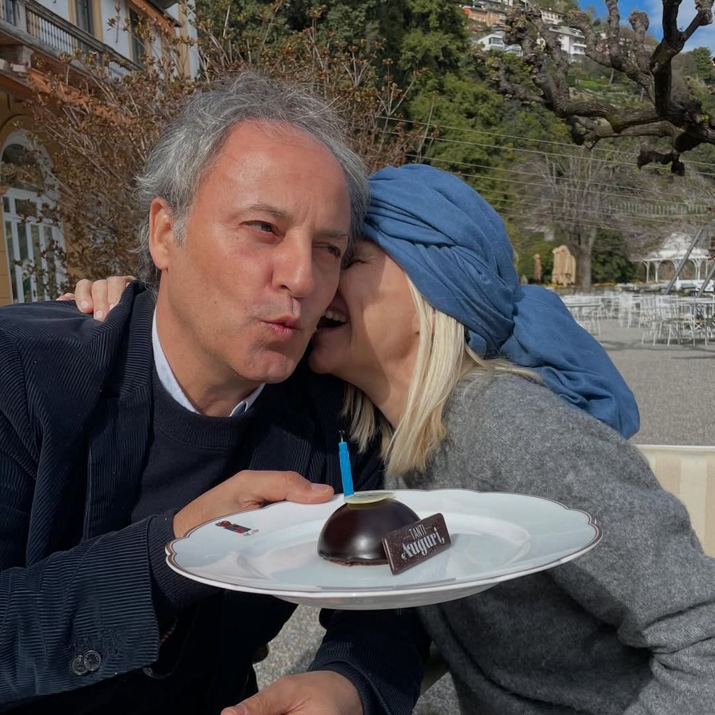 Eugenia Martínez de Irujo con look bohemio en el cumpleaños de su marido.