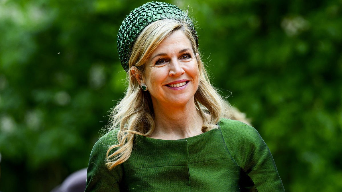 Máxima de Holanda: Elegancia en Verde Esmeralda en Almere