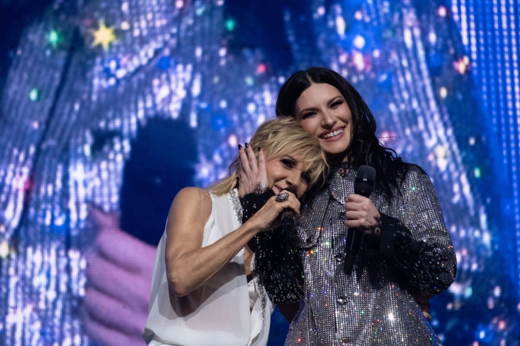 Laura Pausini Fulfills Her Dream of Singing 'Hijo de la Luna' With Ana Torroja in Mexico