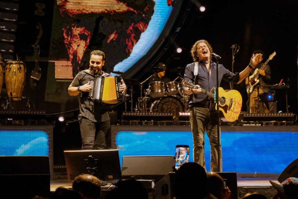 Carlos Vives Brings Colombian Pride to Miami with 'Tour Al Sol'