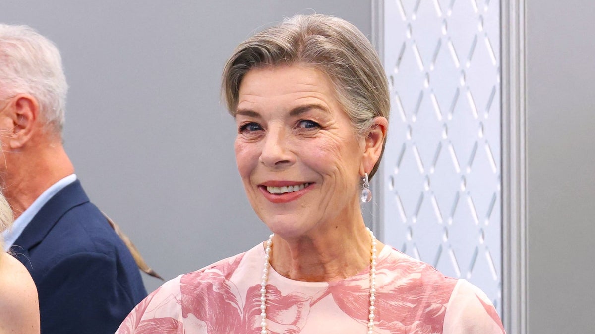 Carolina de Mónaco: Lección de Estilo Floral y Homenaje a Grace Kelly
