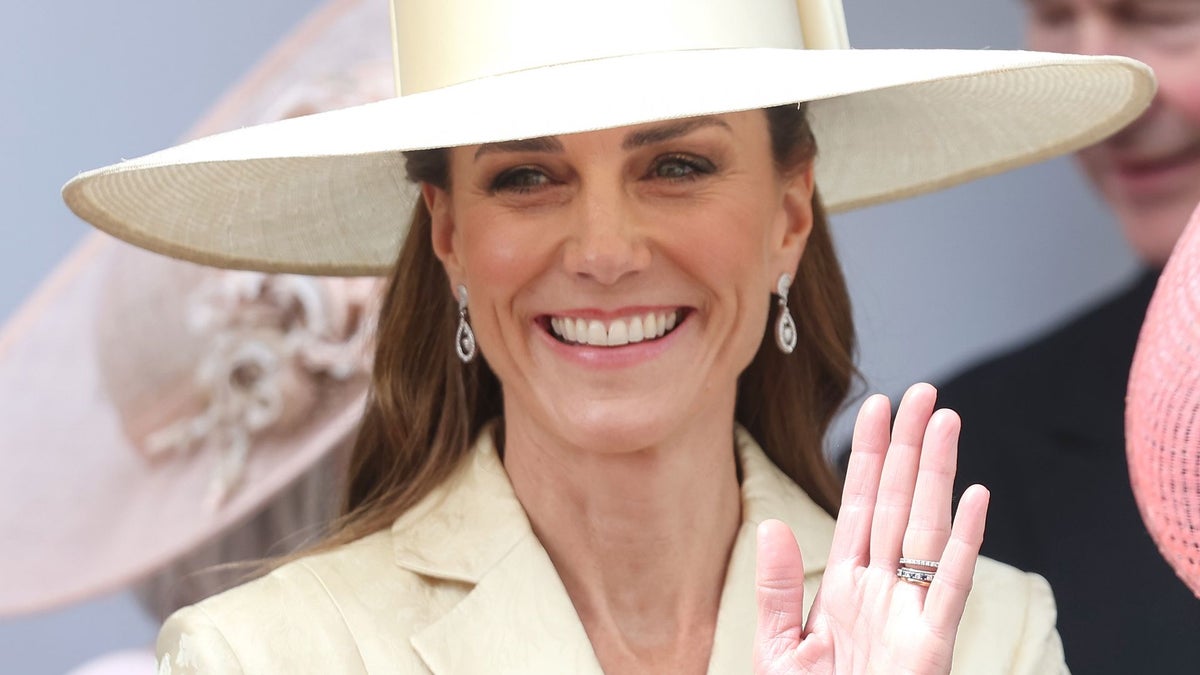 Kate Middleton's Butter Yellow Tribute to Queen Elizabeth II
