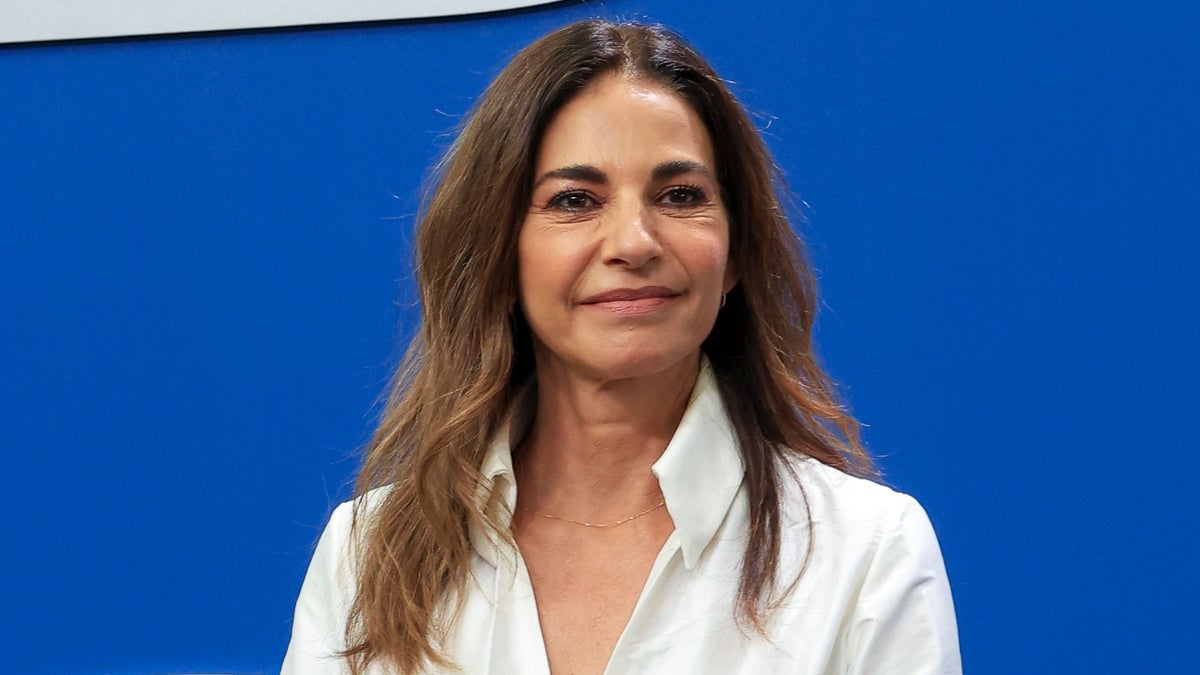 Mariló Montero: The Timeless Elegance of the White Shirt and Jewel Skirt