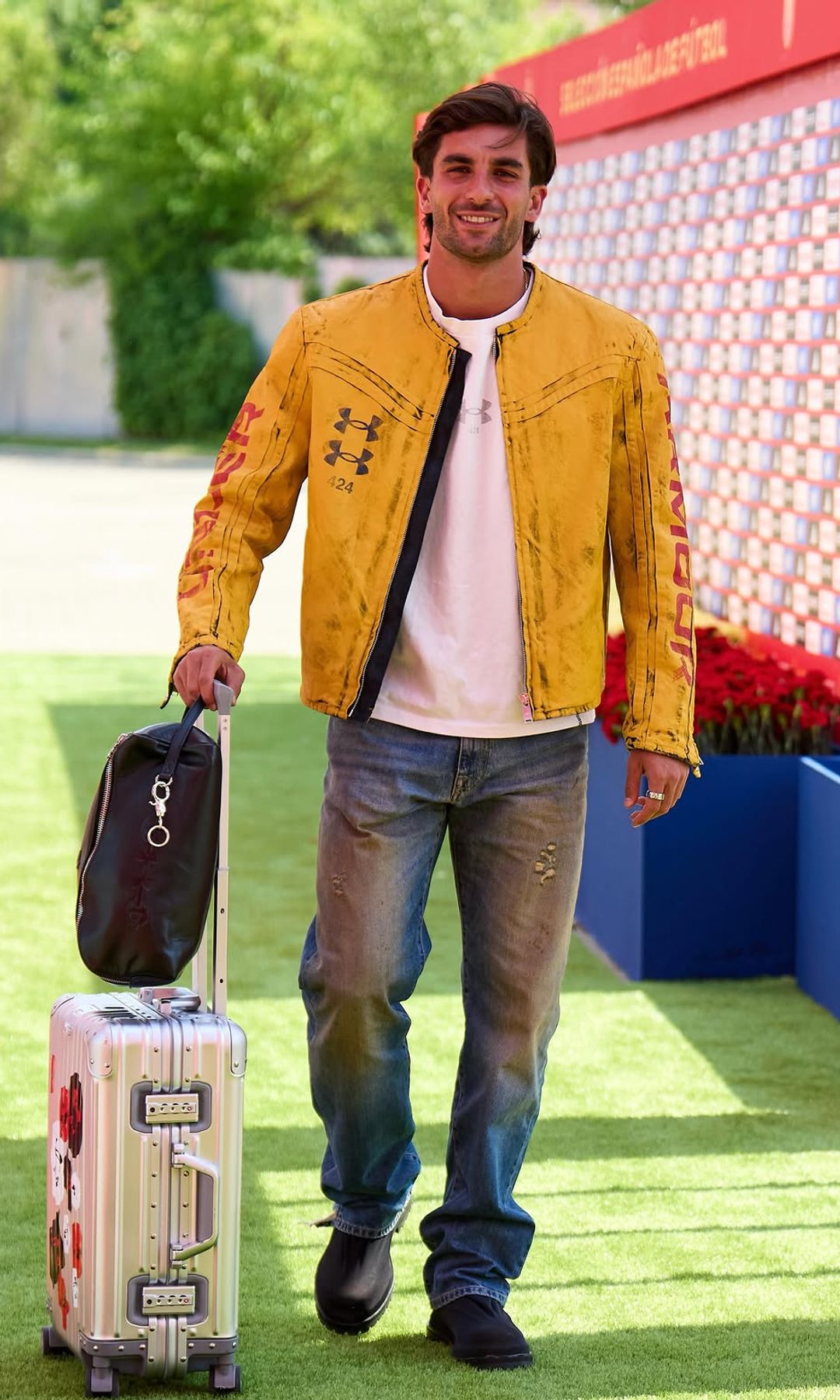 Ferran Torres con look de Under Armour