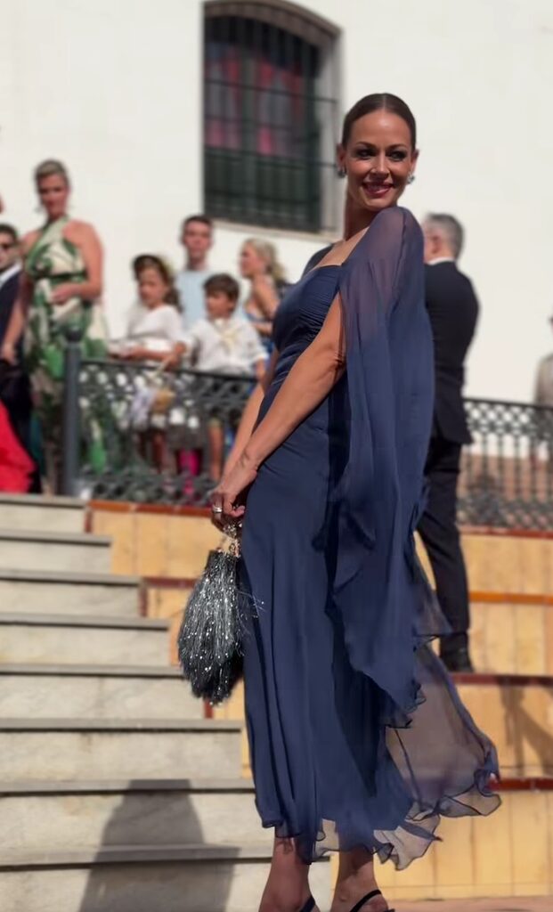 Eva González in blue dress by Nicolás Montenegro
