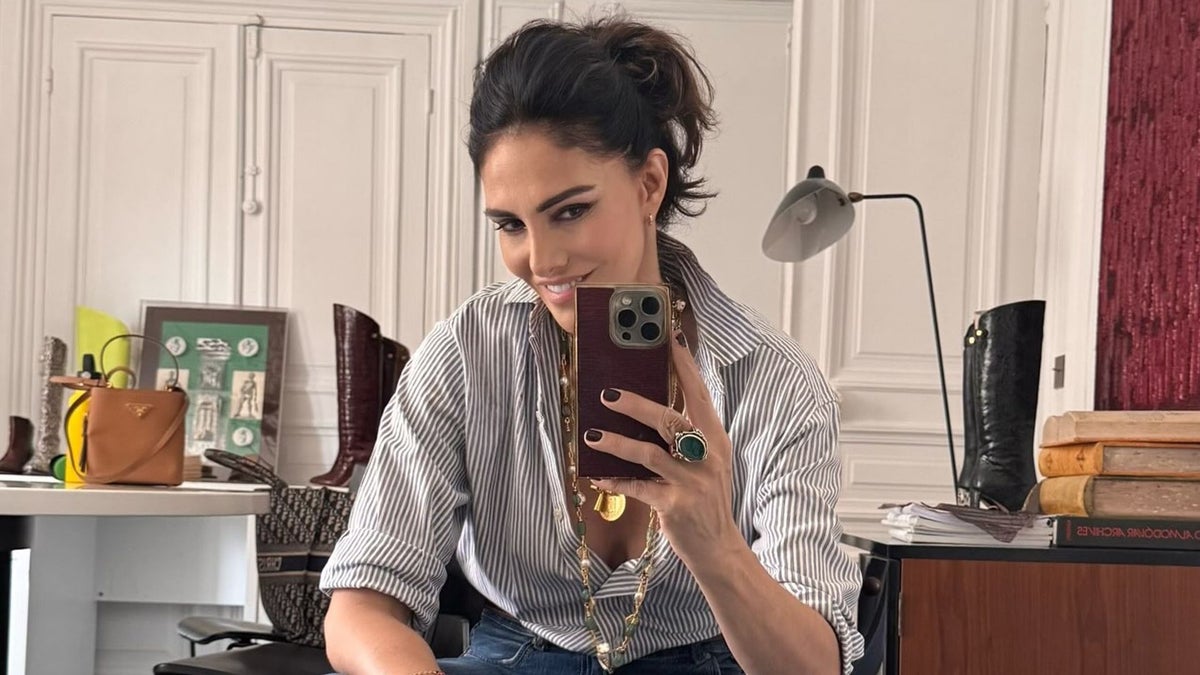 Adriana Abascal and the Sensible Heel Sandals Defining Summer Style