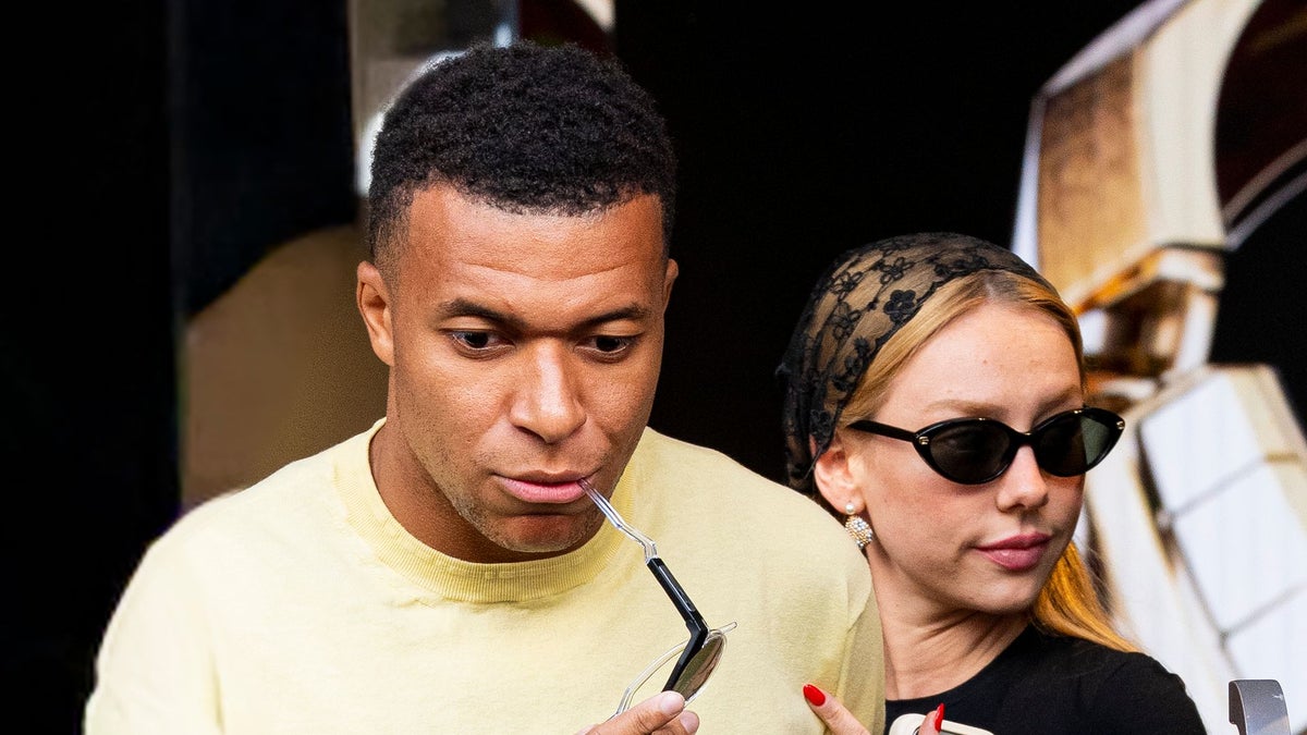 Ester Expósito and Kylian Mbappé: A Romantic Parisian Getaway