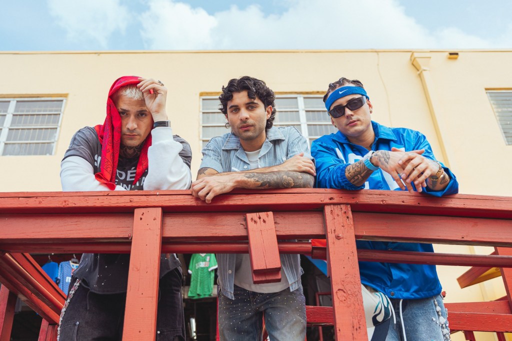 Erick Brian Tops Billboard’s New Music Latin Poll with 'Efímero'