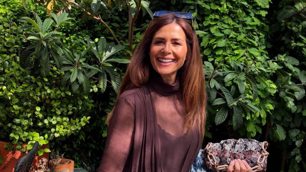 Nuria Roca's Versatile Summer-to-Autumn Dress