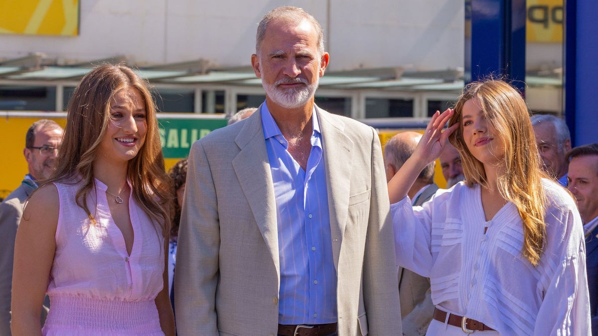 Leonor and Sofía's Stylish Appearance at the Madrid Formula 1