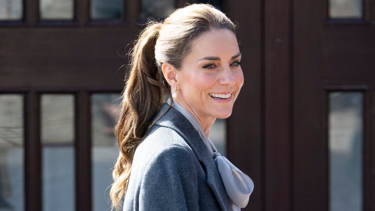 Kate Middleton's Autumnal Elegance: Mastering the Working Look