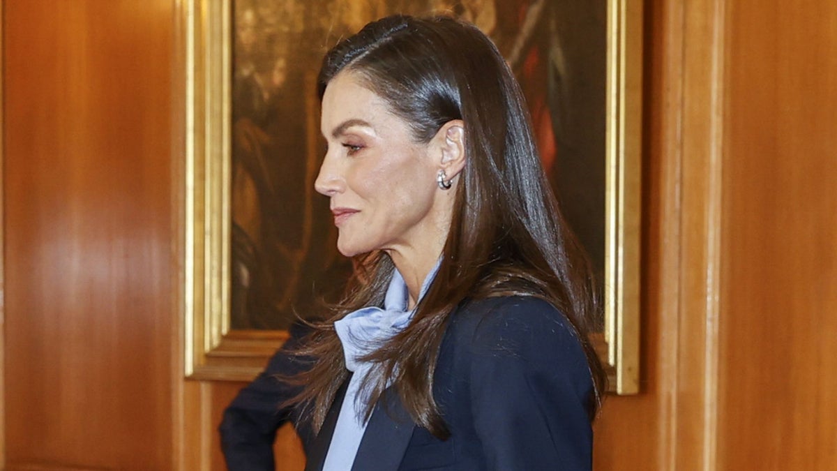 Queen Letizia Channels Lady Di in Iconic Look for Princess of Asturias Awards