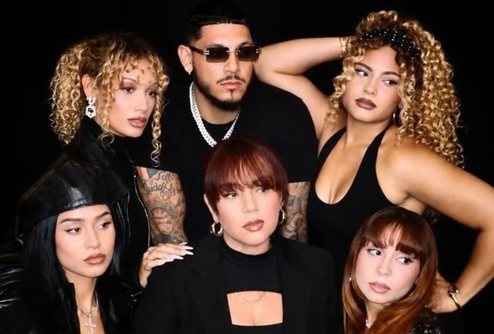 DaniLeigh Brings the Whole Family Home With “La Familia”