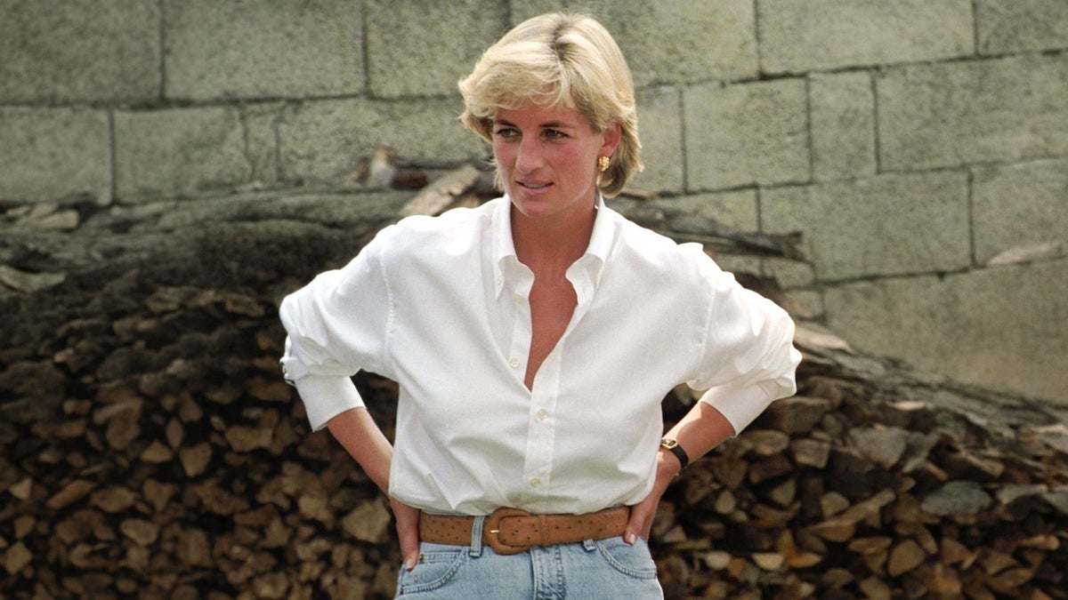 El intruso de las minas que se coló en palacio: la historia del tejido que unió a Lady Di, Kate Middleton y la reina Letizia