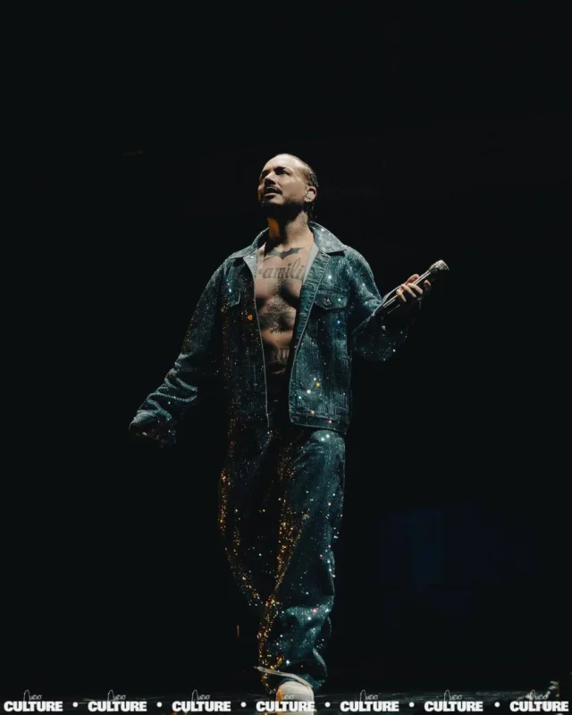 #JBalvin graces the Billboard Latin Airplay with his fresh release "Rio." Thus, "Rio" becomes Balvin's 38th hit to top the charts, making him the only artist to achieve this milestone in 31 years. The song climbed to the number one position on the chart during twelve weeks. 

#Reggae #Latinmusic #Latinpop
